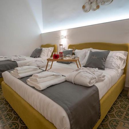 Dimora Fantasia Charme B&B Bari Eksteriør billede